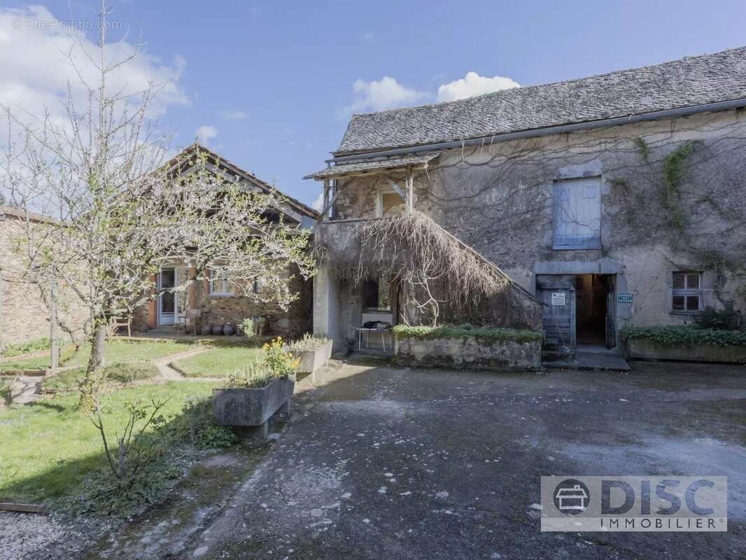 Maison à SAINT-ANDRE-DE-NAJAC