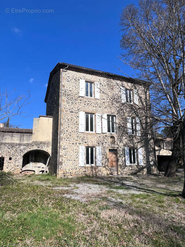 Maison à SAINT-JULIEN-EN-SAINT-ALBAN