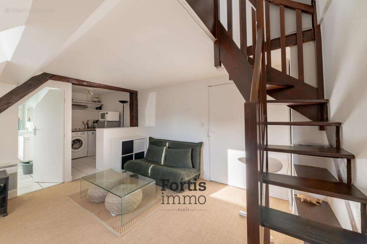 Appartement à PARIS-1E