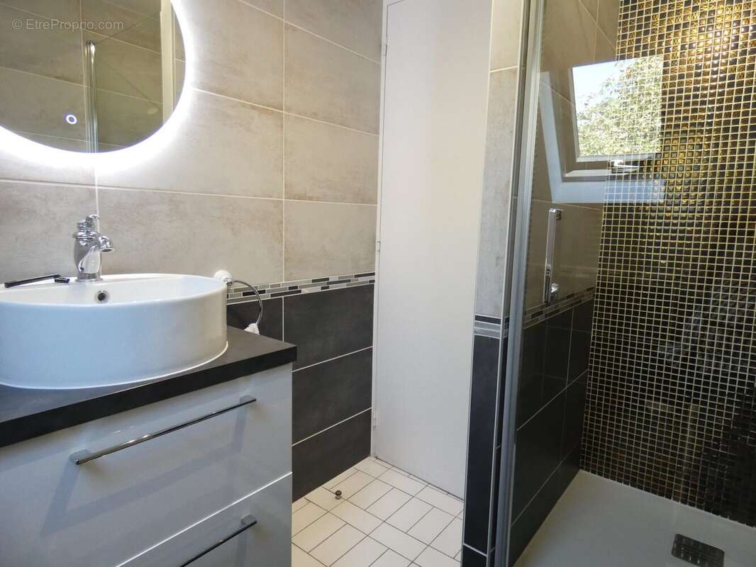 Maison à SAINT-OUEN-DE-THOUBERVILLE