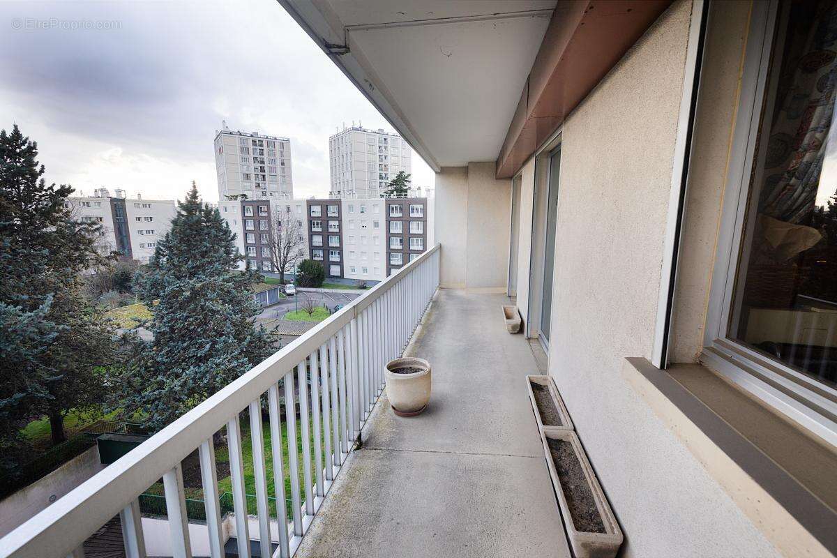 Appartement à EPINAY-SUR-SEINE