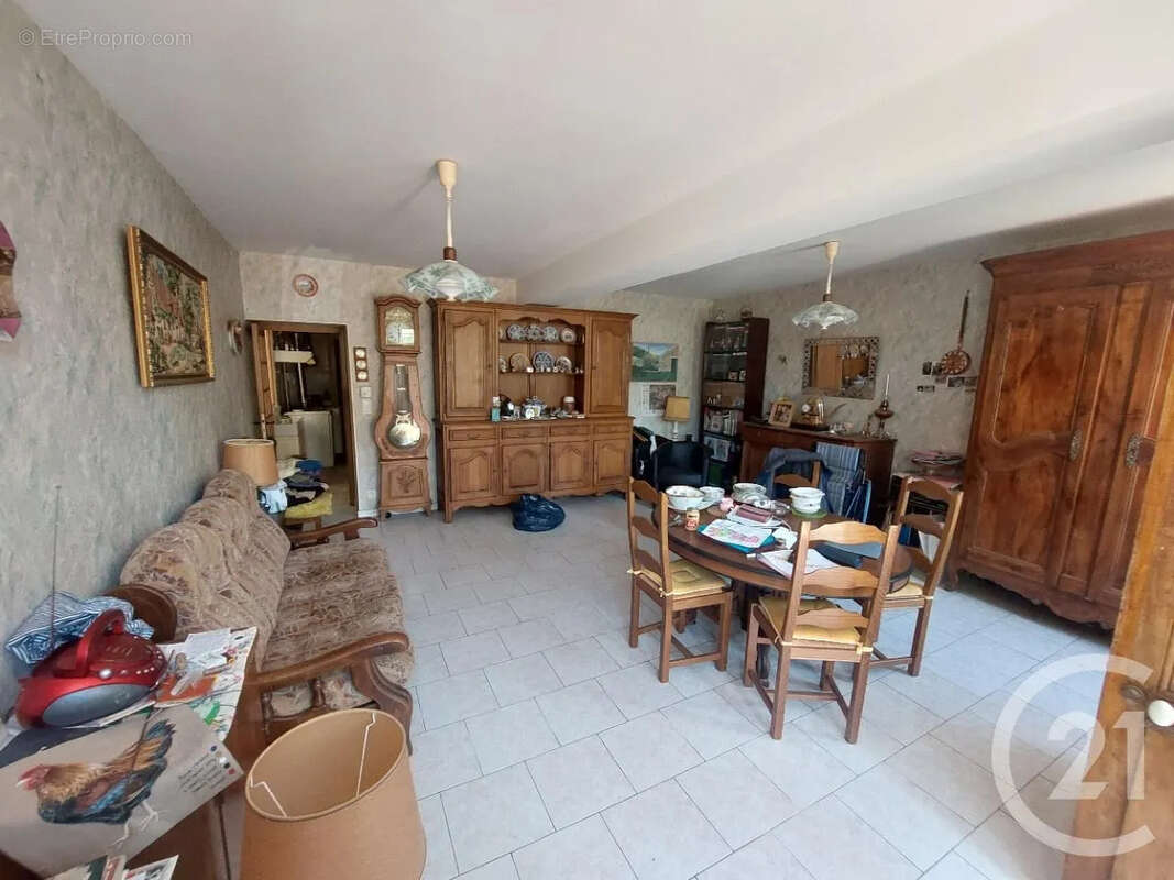 Maison à CHATEL-CENSOIR