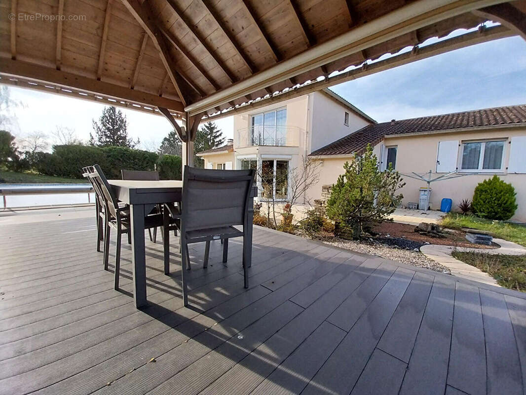 Maison à VOUNEUIL-SOUS-BIARD