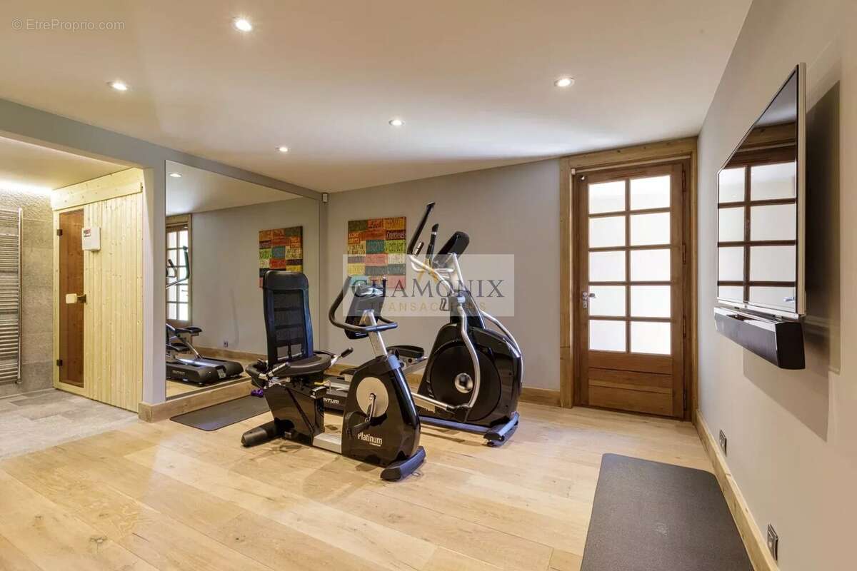 Maison à DEMI-QUARTIER