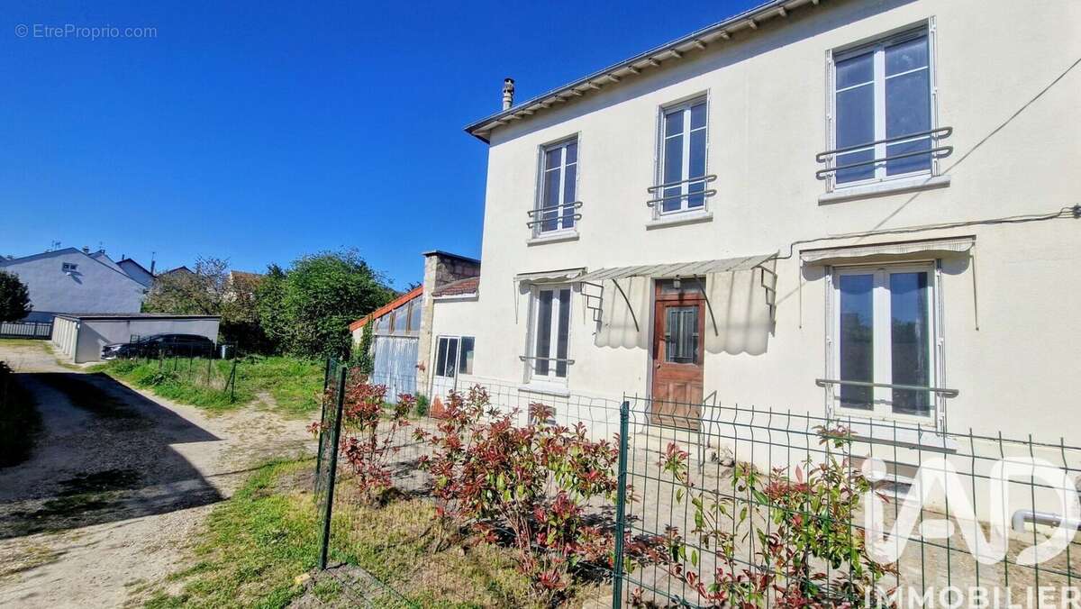 Photo 2 - Maison à HOUILLES