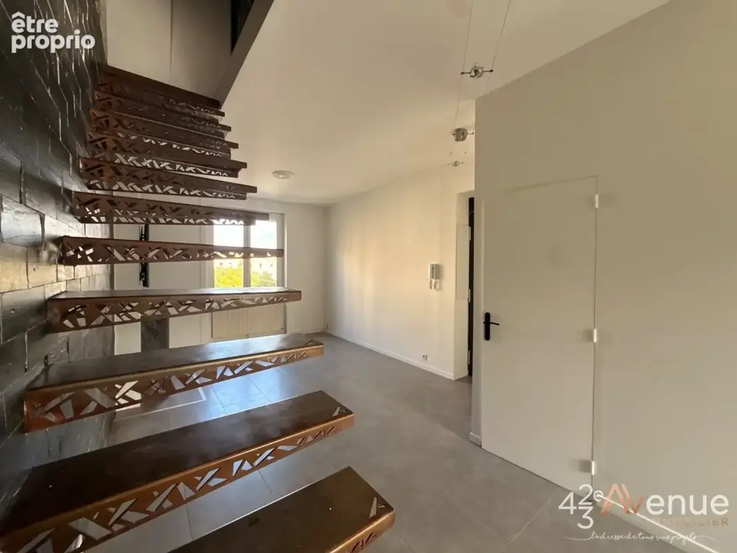Appartement 3 pièces 105 m² à vendre à Saint-Etienne (42000) - photo 4