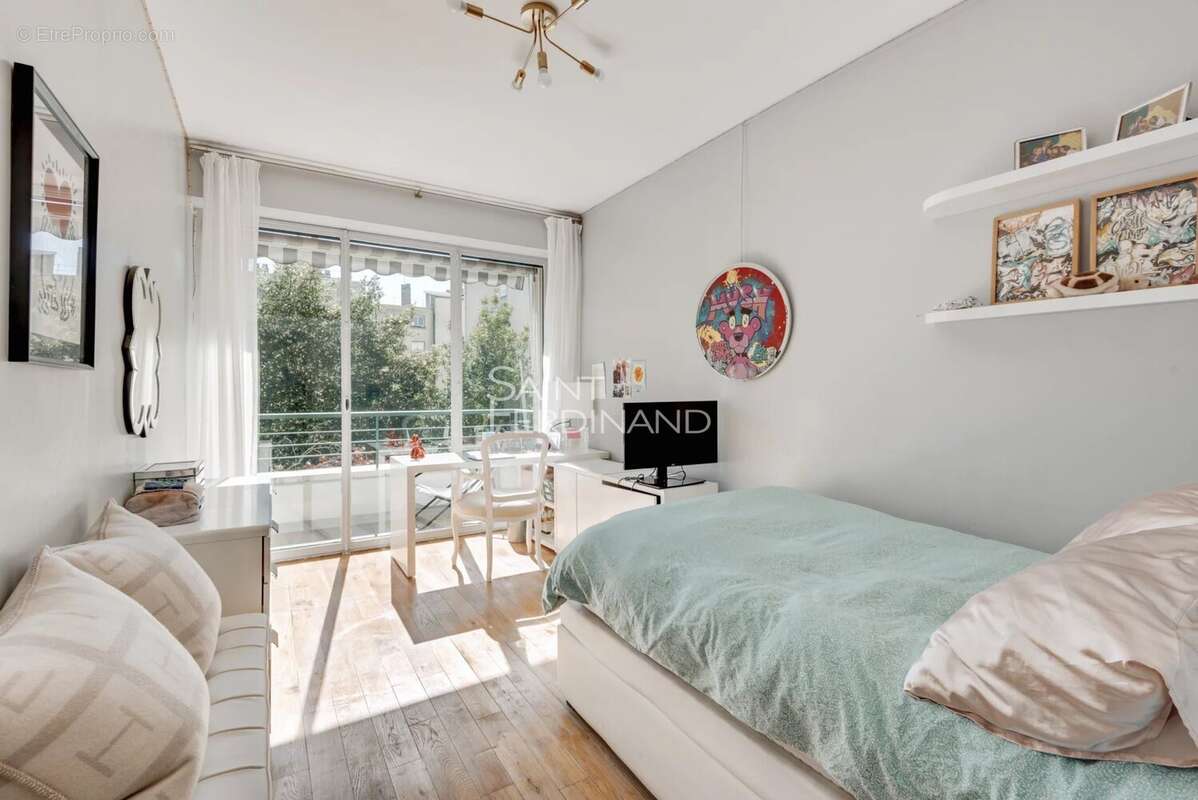 Appartement à NEUILLY-SUR-SEINE