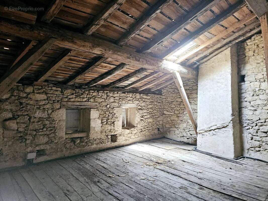 Maison à MONSEGUR