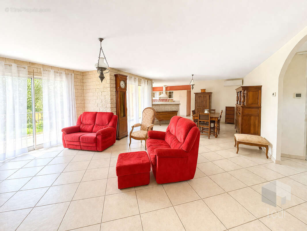 Maison à MONTELIMAR