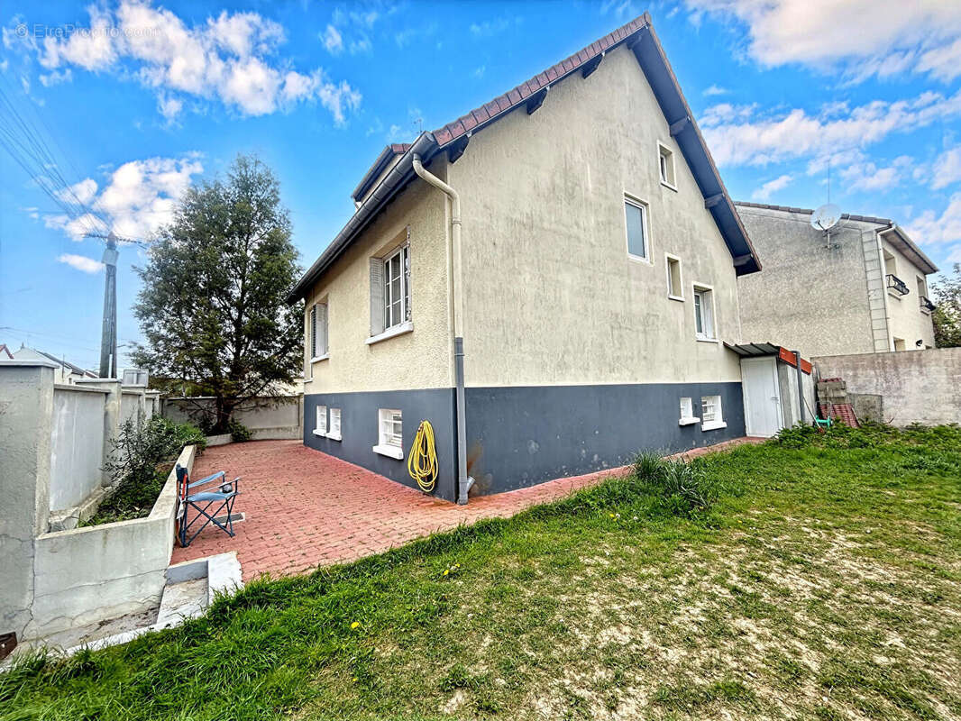 Maison à TREMBLAY-EN-FRANCE