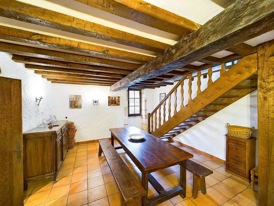 Maison à PESSAC-SUR-DORDOGNE