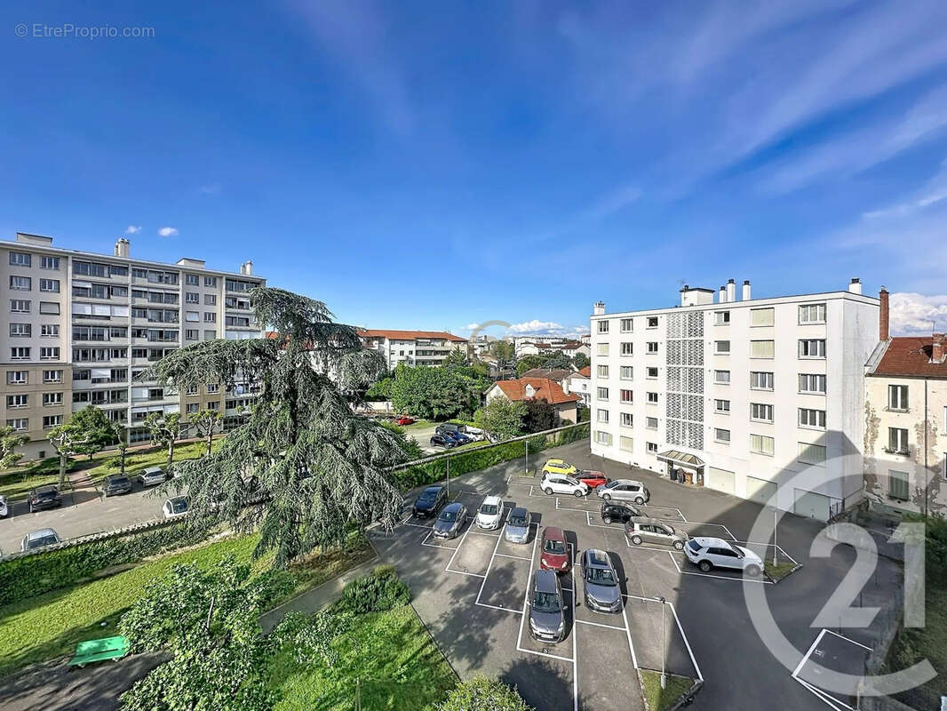 Appartement à LYON-8E