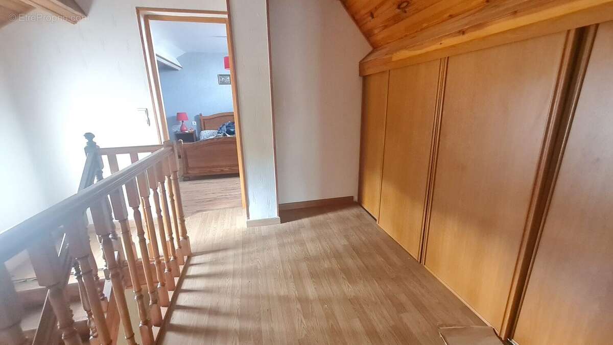 Maison 170 m² à Valines  - photo 7