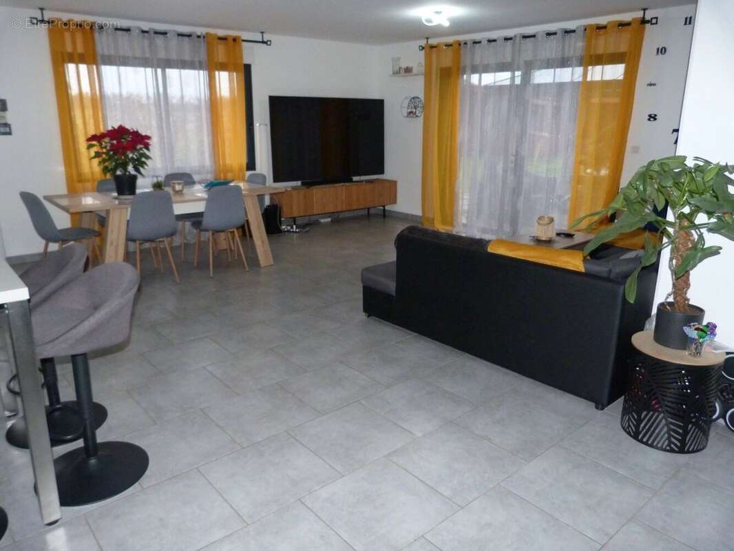 Maison à SAINT-GEORGES-SUR-LA-PREE