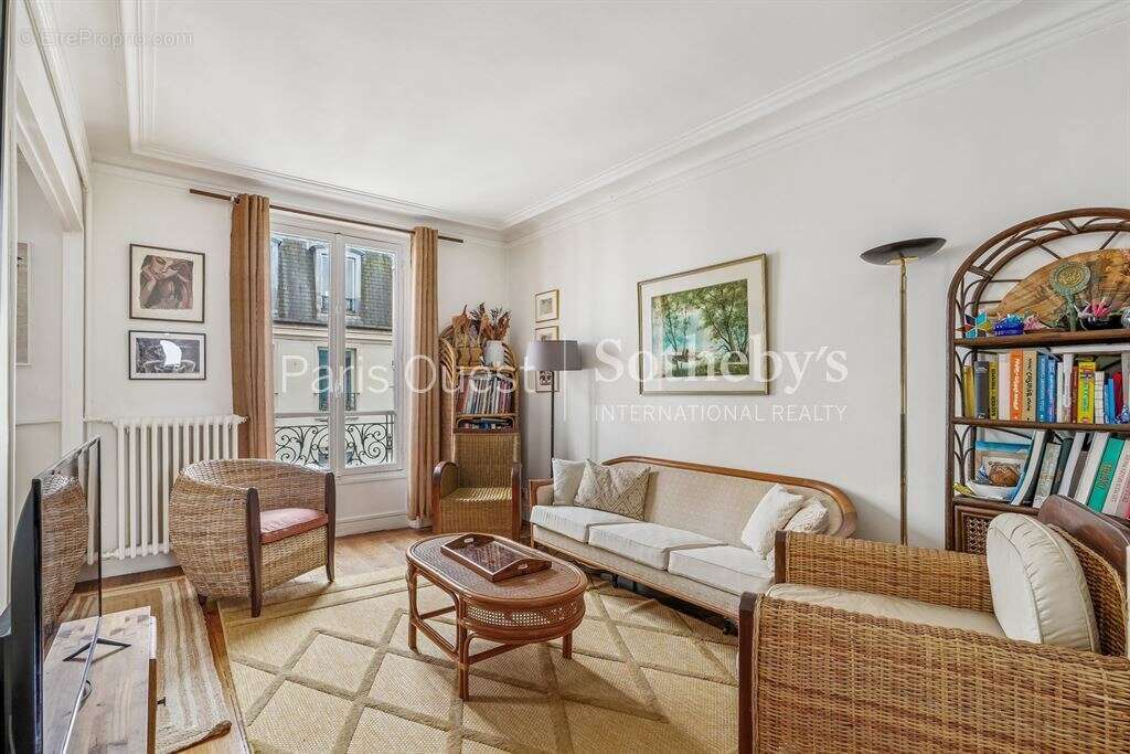 Appartement à NEUILLY-SUR-SEINE