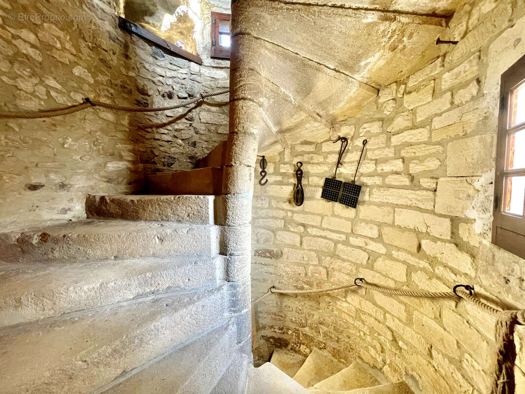 Maison à BAGNOLS-SUR-CEZE