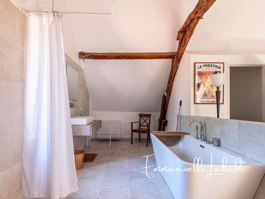 Propriété en pierre avec maison d’amis, piscine et 2,5 hectares LALINDE (24) - photo 25