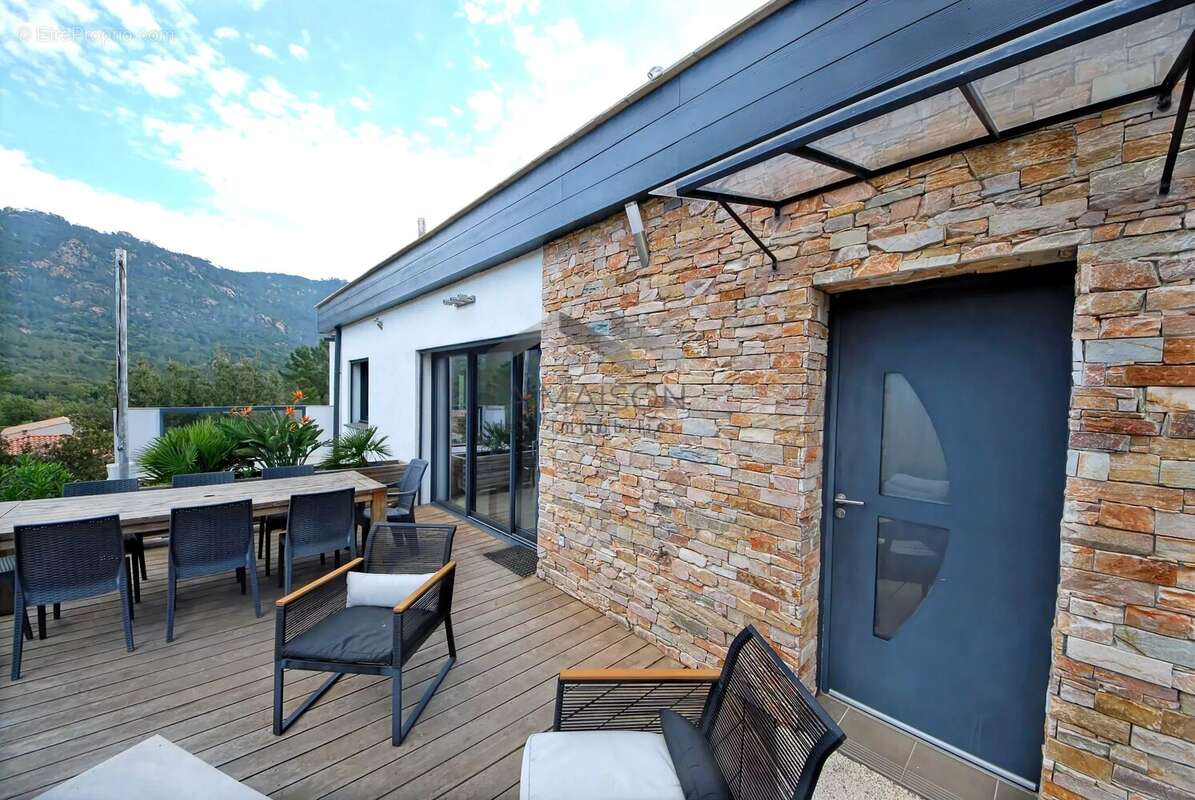 Maison à PORTO-VECCHIO