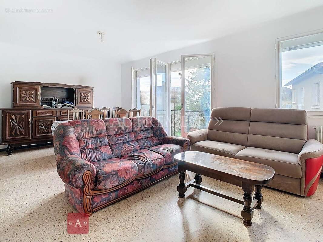 Maison à SAINT-SULPICE