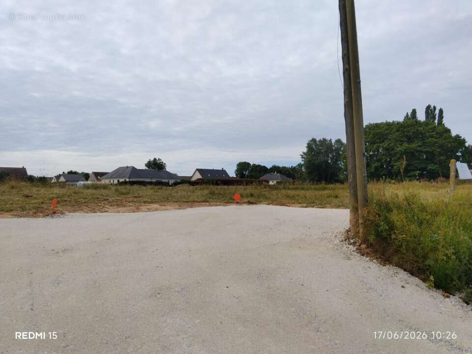 Terrain 1110 m² à Crestot  - photo 2