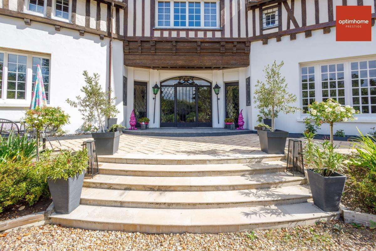 À Pont-Audemer centre – Maison bourgeoise avec parc paysager de plus de 2 hectares - photo 4