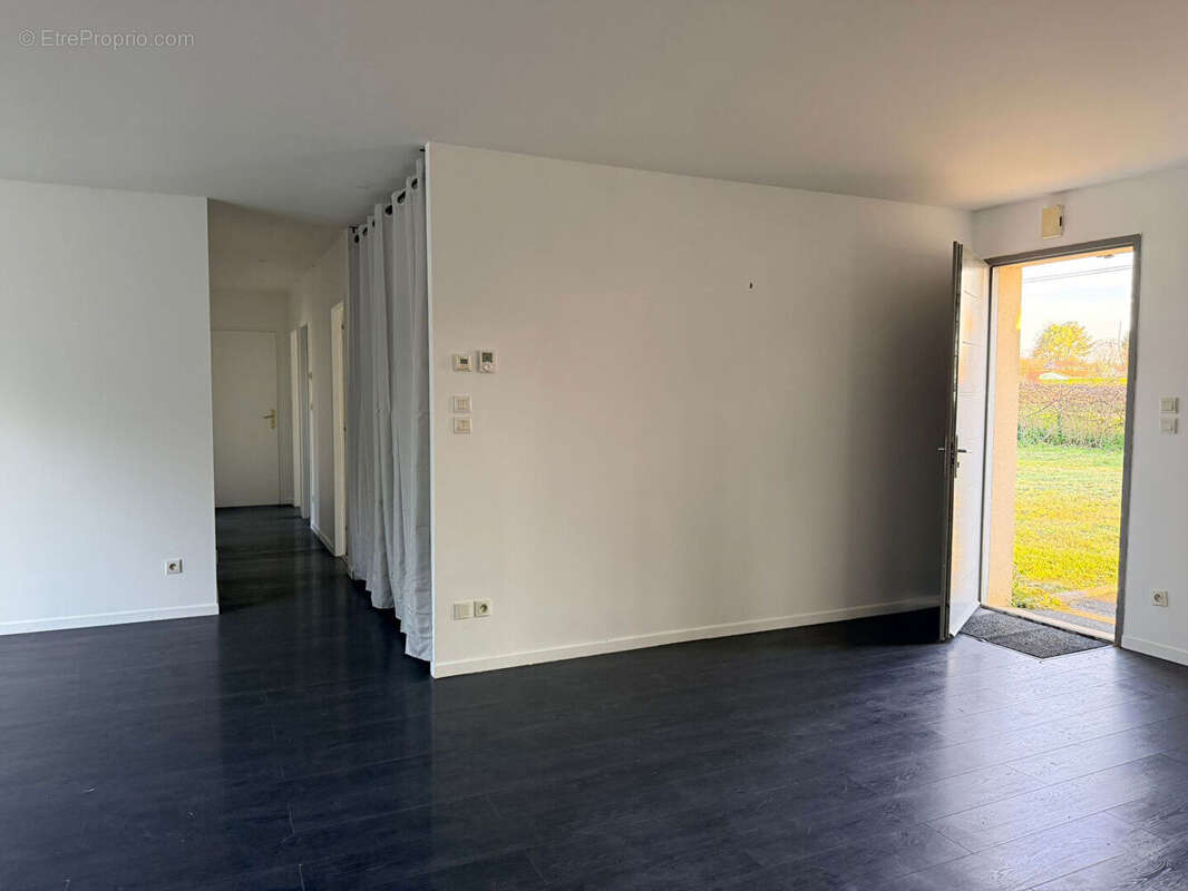 Maison à PRIGNAC-ET-MARCAMPS