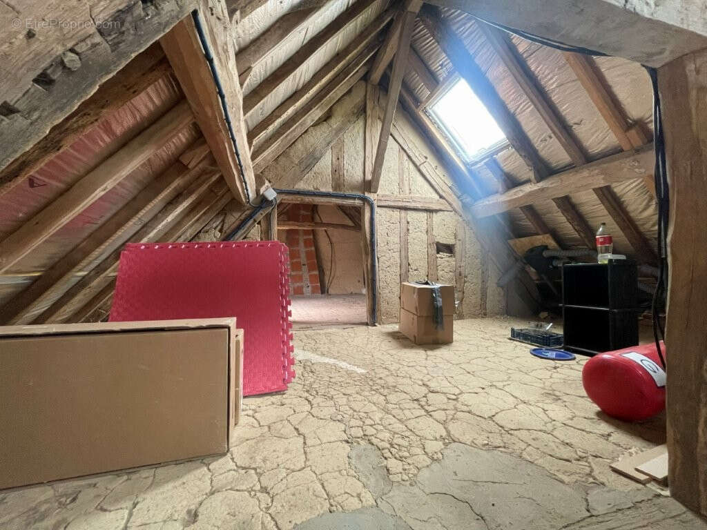 Maison à BEAUMONT-LES-AUTELS