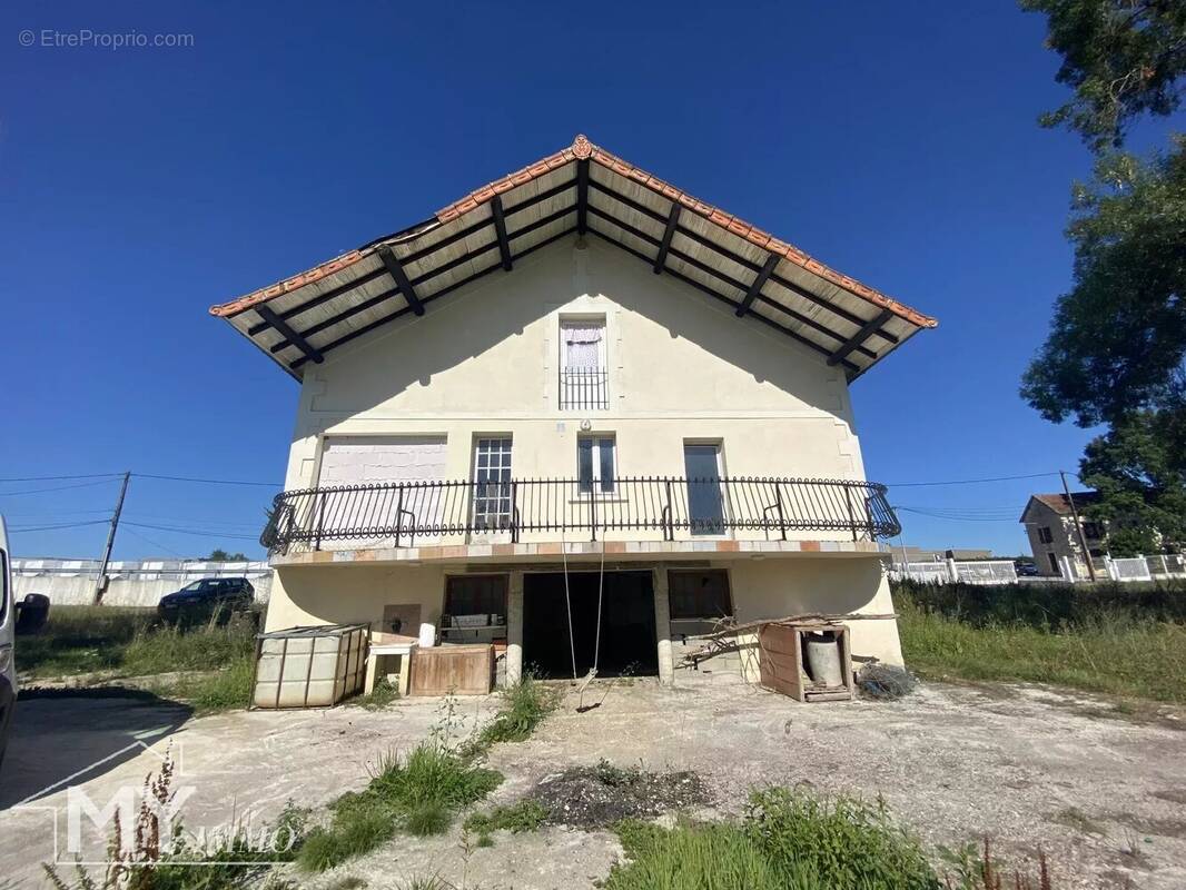 Maison à SAINT-MARTIN-DE-GURSON