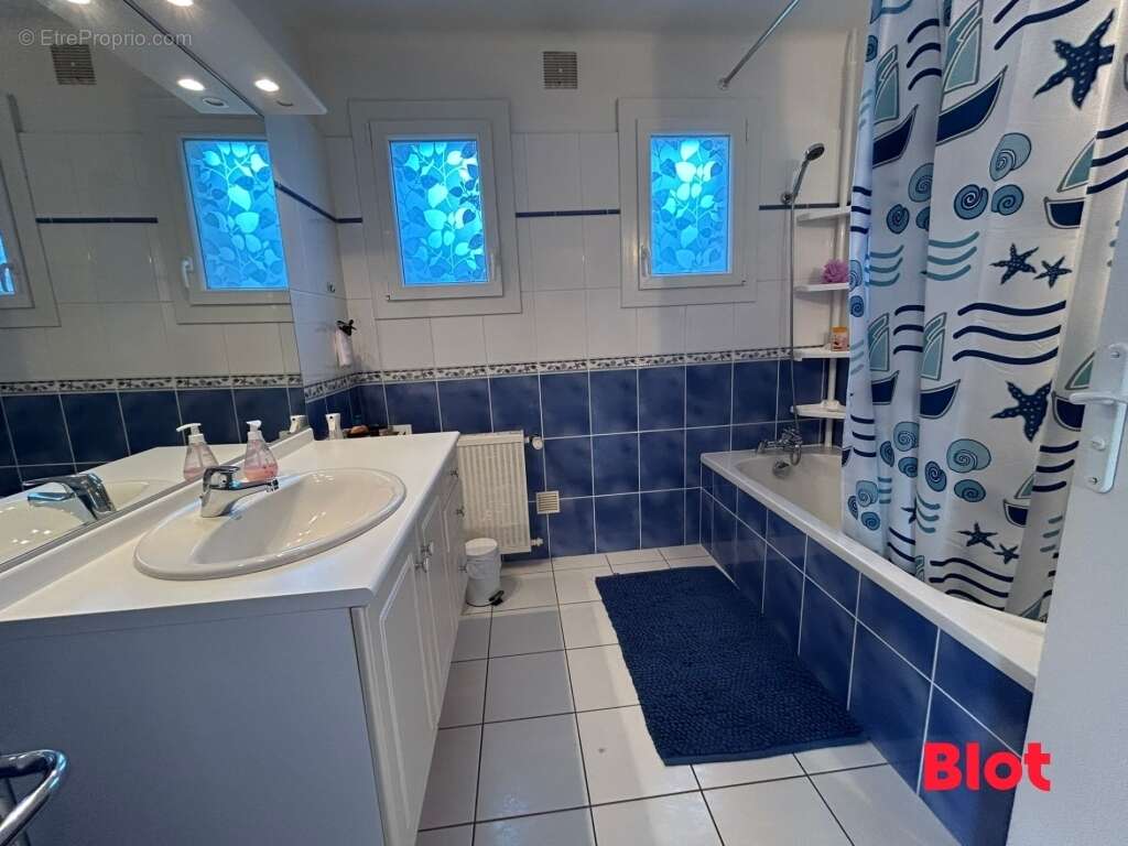 Appartement à SAINT-COULOMB