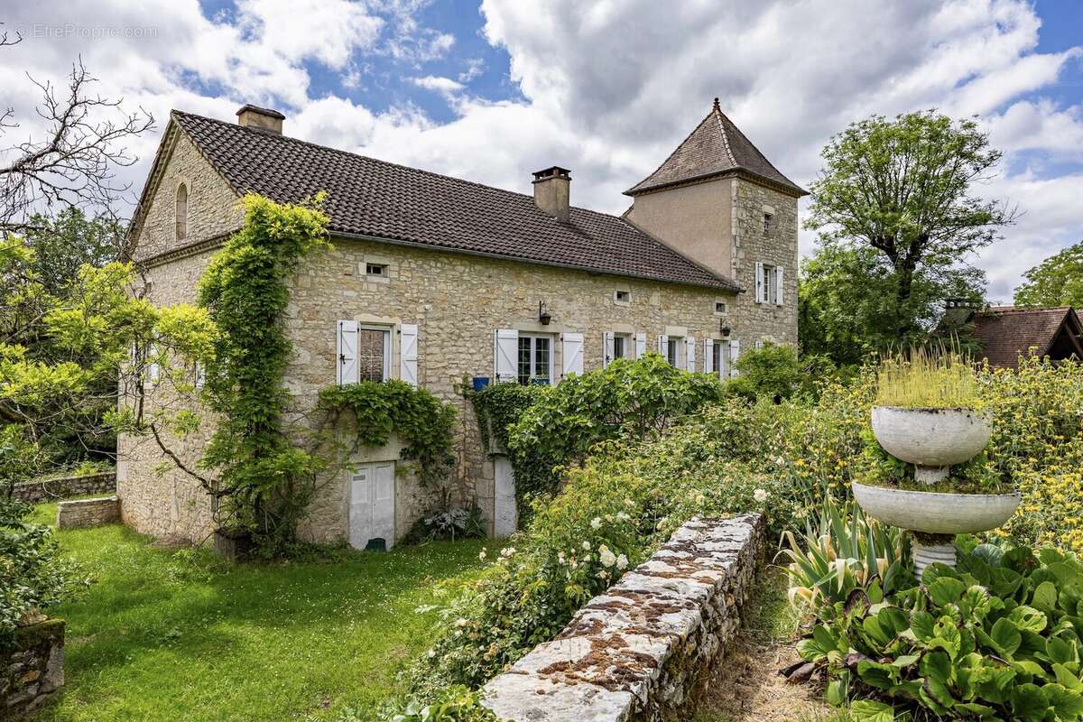 Maison à SAINT-CIRQ-LAPOPIE