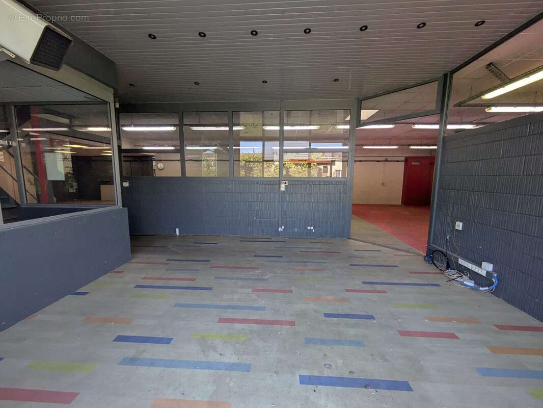 Commerce à BRETTEVILLE-SUR-ODON