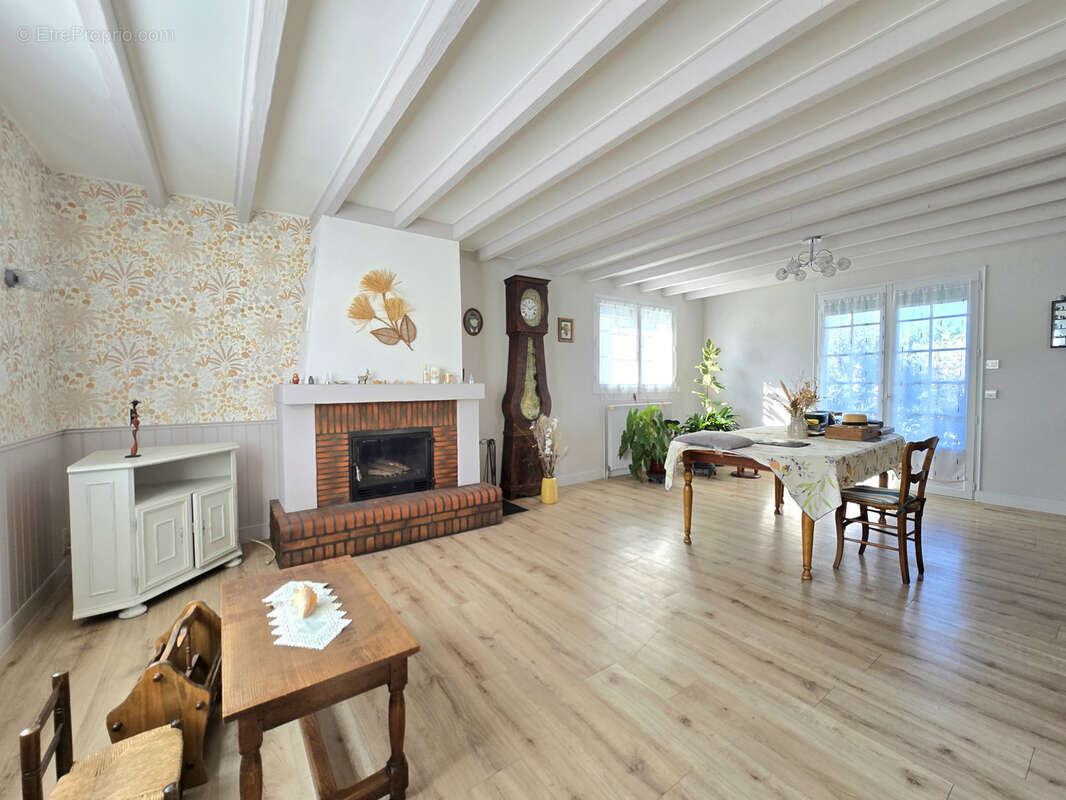 Maison à LA ROUXIERE