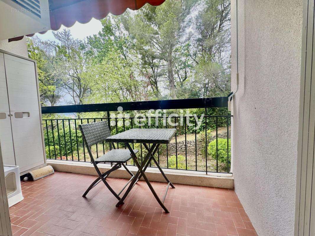 Appartement à VALLAURIS