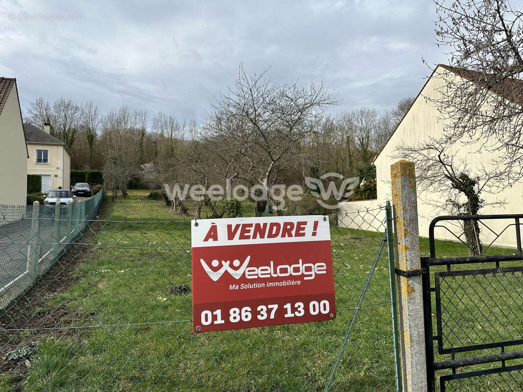 Terrain à VAUREAL