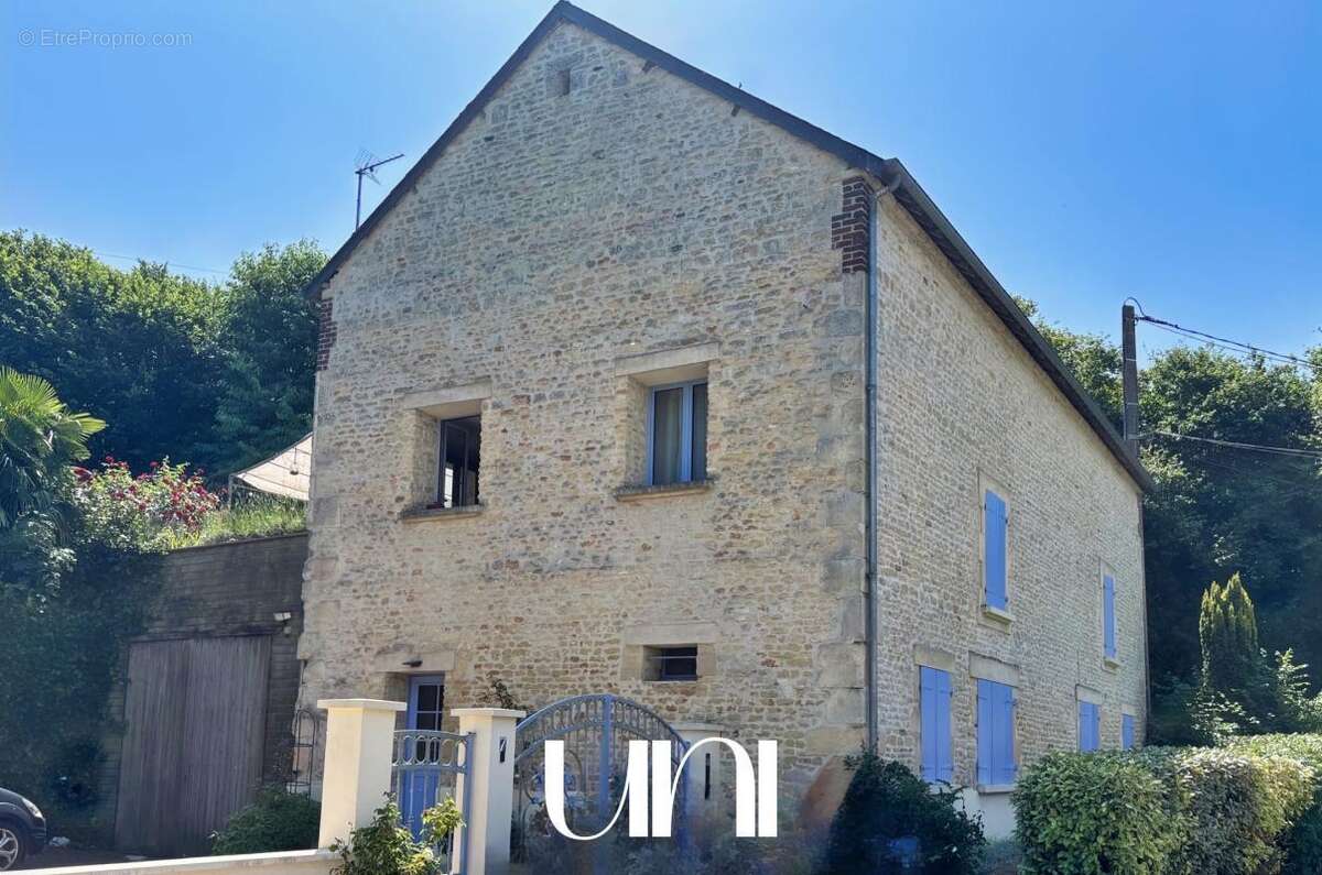 Maison à MEZIDON-CANON