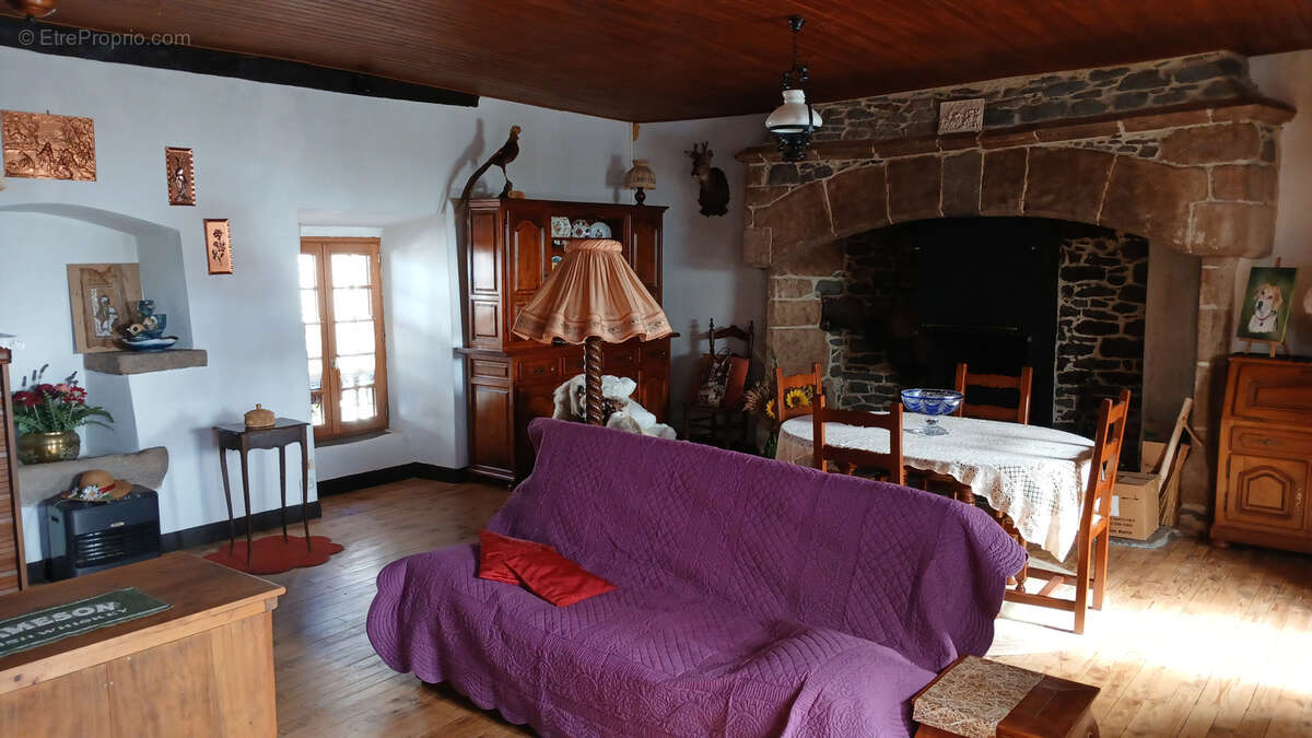 Maison à CHAUSSENAC