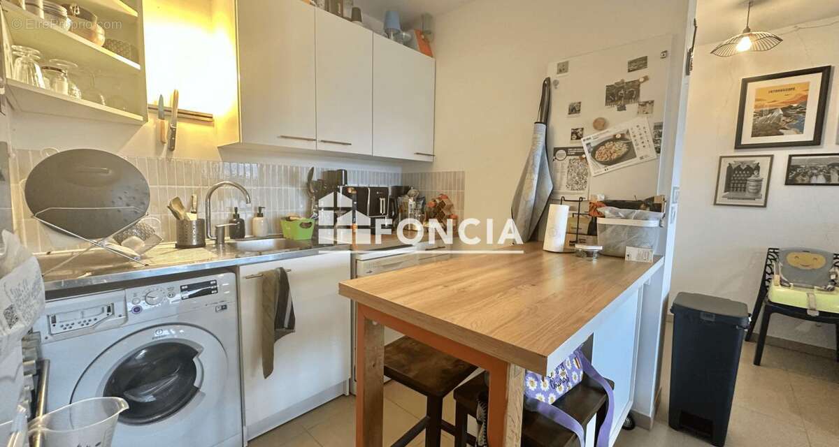 A VENDRE - CHARTREUX - Appartement récent T3 avec terrasse et box - photo 5