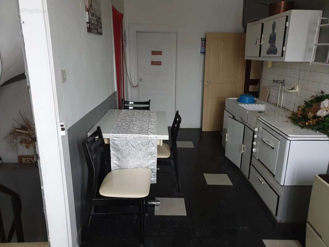 Restaurant avec deux appartements - photo 32