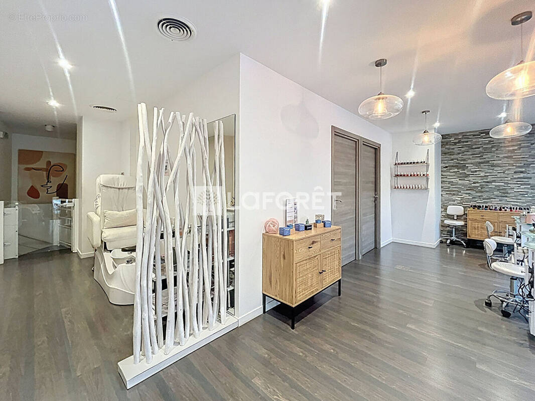 Commerce à CROISSY-SUR-SEINE