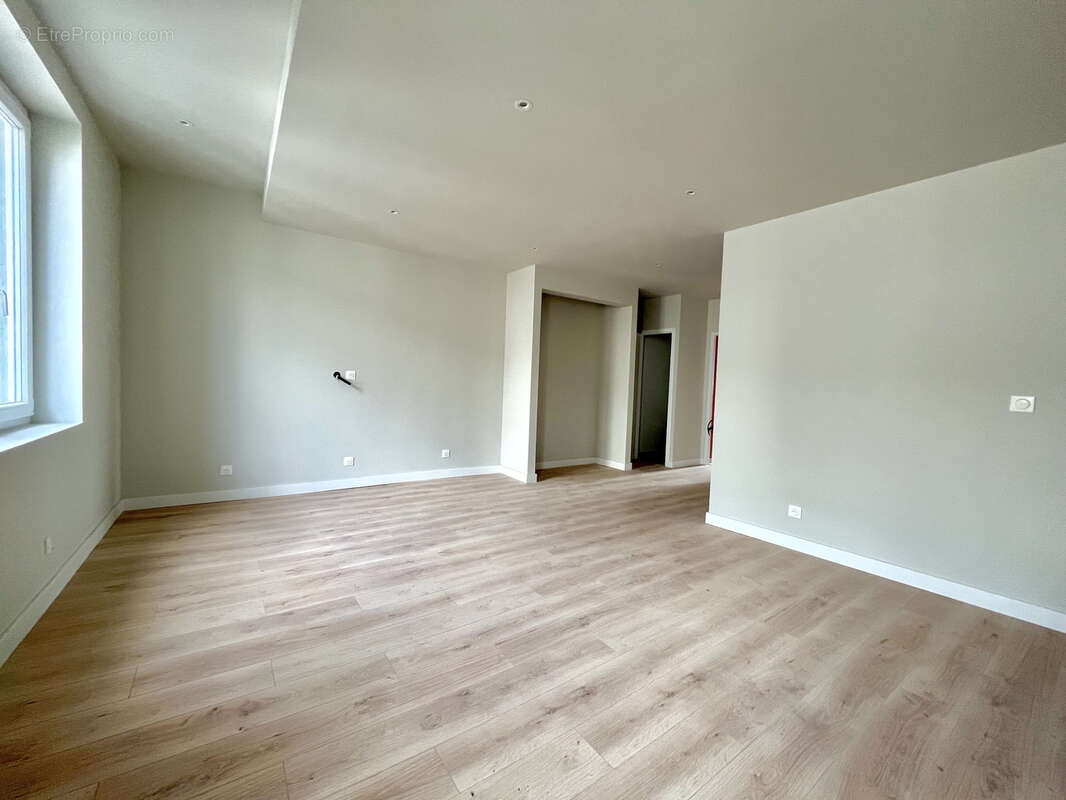 Appartement à MARSEILLE-1E