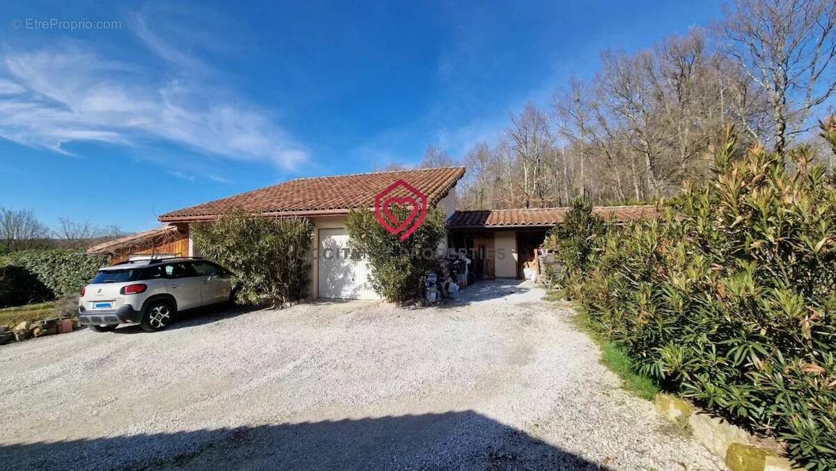 Maison à MERCENAC