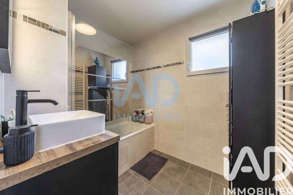 Photo 9 - Appartement à SAVIGNY-LE-TEMPLE