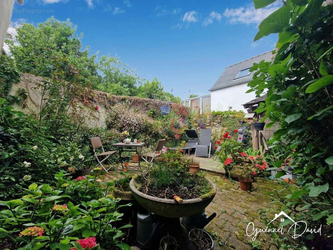 Maison 95 m² à Saint-Pol-De-Leon  - photo 8