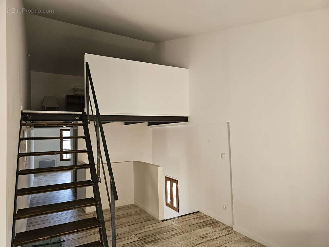 Appartement à ROGNES