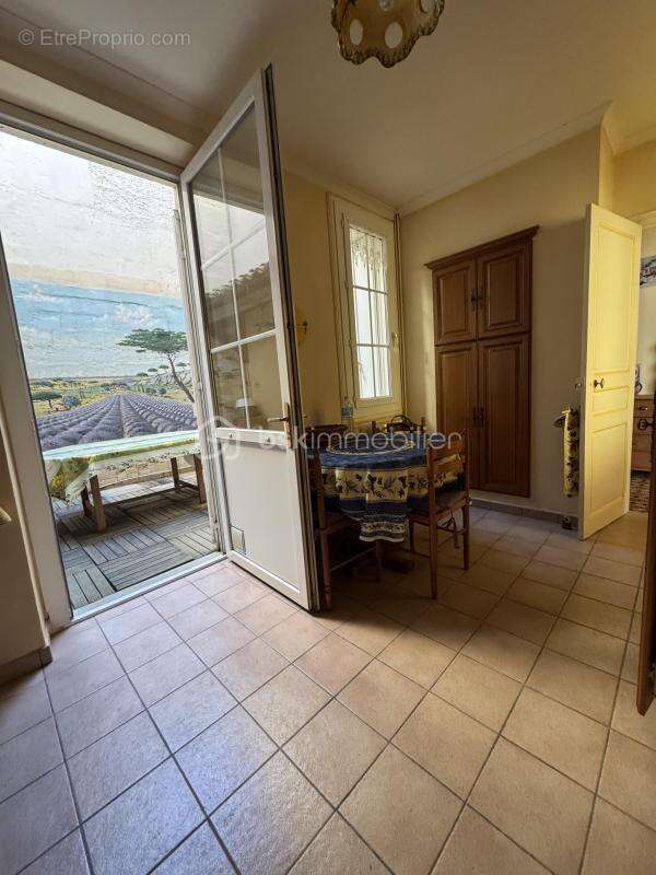 34500 beziers - maison de ville -  patio aménagé - 2 chambres - 1 bureau - toiture neuve - secteur les conviviales - photo 6