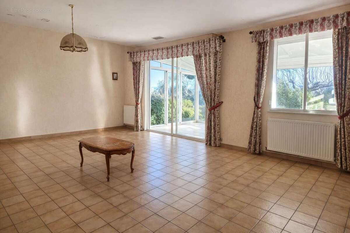 Maison à COUDOUX