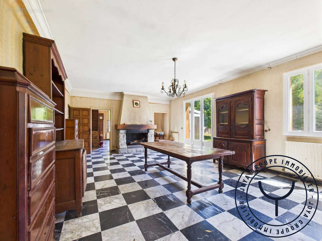 Maison 450 m² à Estissac  - photo 4