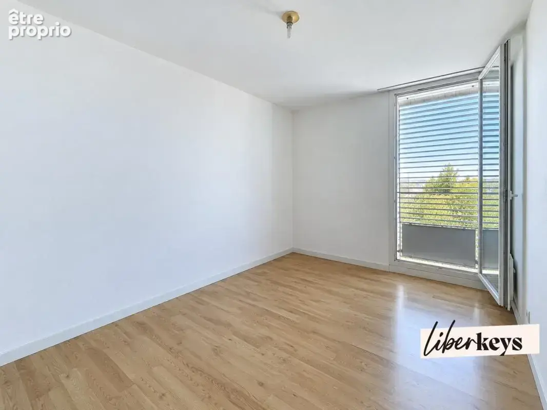 À vendre à Olivet (45160) – Appartement Type 3 de 62,89 m² avec loggia et deux places de parking - photo 8