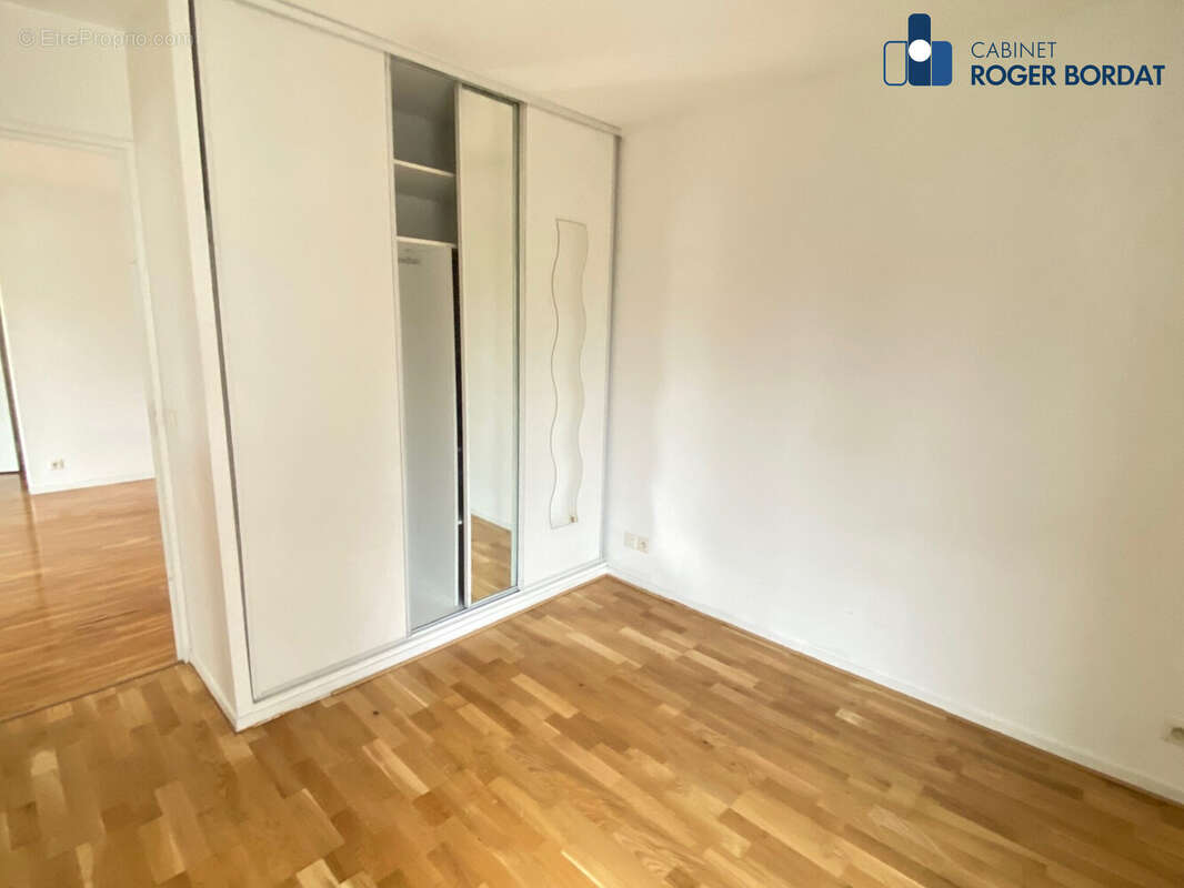 Appartement 59 m² à Saint-Ouen  - photo 9
