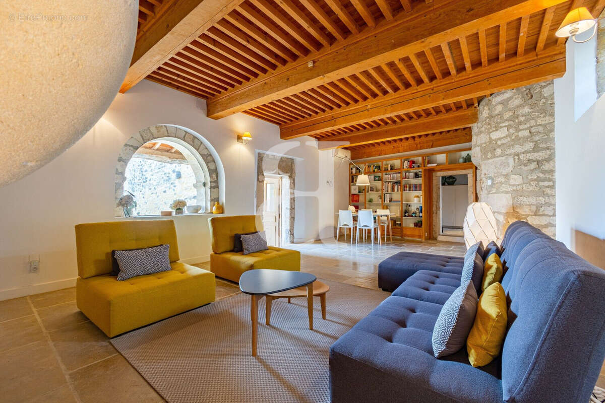 Maison à GRIGNAN